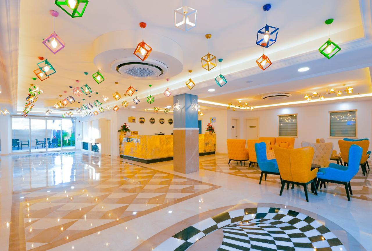 Hotel Crystal Club World Of Colours New Translation Exteriér fotografie